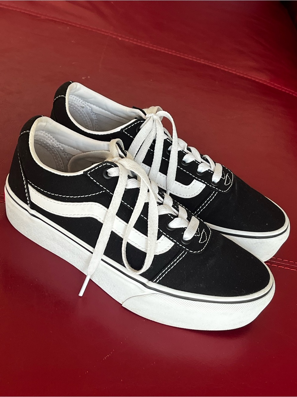 Vans Old Skool Classic Black Canvas Platform Sneaker with White Stripe Size 6.5 - Picture 2 of 9